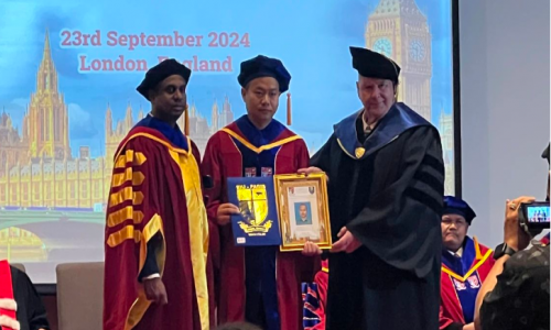 宇航工業(yè)交換機(jī)張總被授予歐洲大學(xué)榮譽(yù)博士學(xué)位并榮獲第七屆國際杰出領(lǐng)導(dǎo)人獎